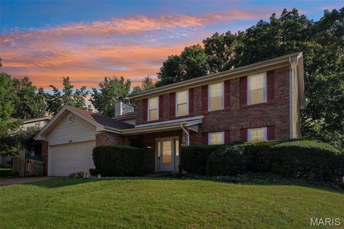 800 Eaglebrooke Dr, Ballwin, MO, 63021-7531 | Card Image