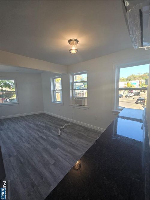 50 Glen Ave, Glen Rock, NJ, 07452-2110 | Card Image