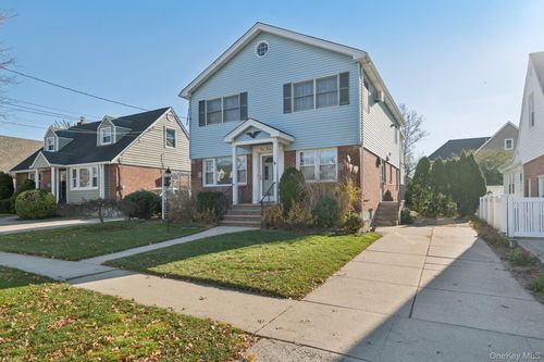 444 Carnation Ave, Floral Park, NY, 11001-3640 | Card Image