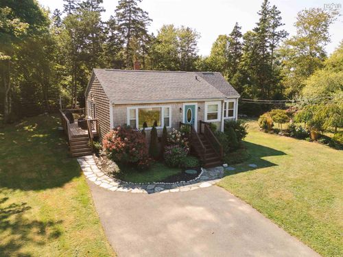 11504 Peggys Cove Rd, Seabright, NS, B3Z2Y9 | Card Image