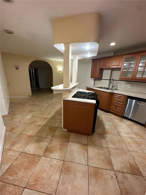 b317-11925 2nd Ave, North Miami, FL, 33161-6171 | Card Image