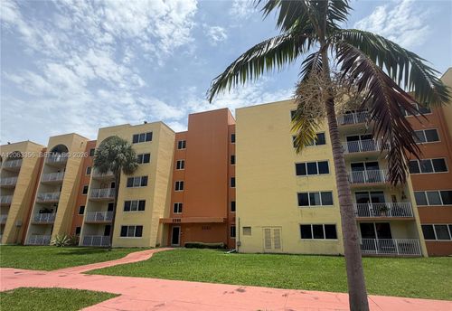 3-423a-6980 Nw 186th St, Hialeah, FL, 33015-3171 | Card Image