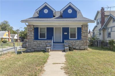 7017 Paseo Boulevard, House other with 4 bedrooms, 2 bathrooms and null parking in Kansas City MO | Image 1