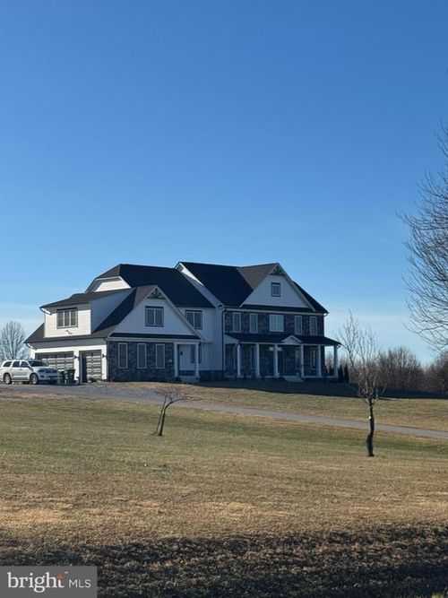 809 Dixon Ave, Eldersburg, MD, 21784-8019 | Card Image