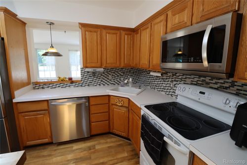 9360 Gale Rd, Goodrich, MI, 48438-9446 | Card Image