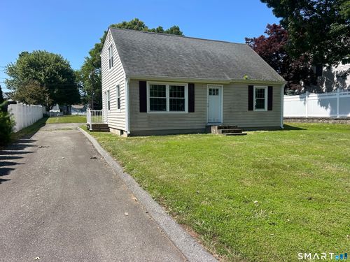 9 Old Colony Rd, Old Saybrook, CT, 06475-2615 | Card Image