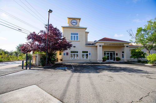 2110 Railroad Ave, Redding, CA, 96001-2504 | Card Image
