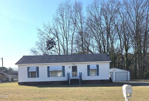204 Braswell Dr, Whitakers, NC, 27891-8720 | Card Image