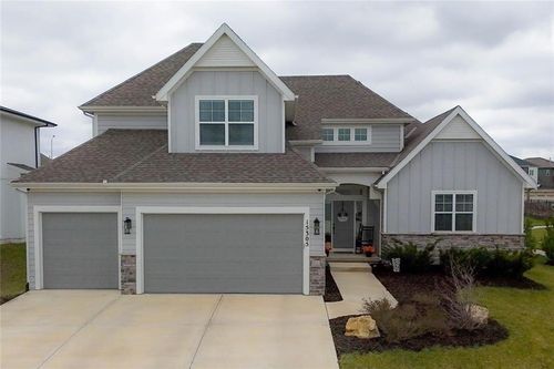 15305 172nd Pl, Olathe, KS, 66062-7531 | Card Image