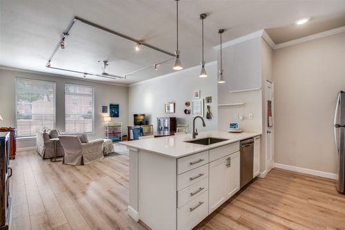 apt-104-2305 Worthington St, Dallas, TX, 75204-2745 | Card Image