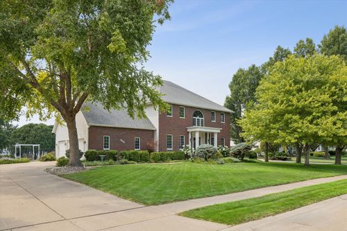 5904 Louis Ct, Davenport, IA, 52807-2973 | Card Image