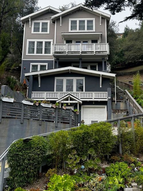 2276 Arrowhead Dr, Oakland, CA, 94611-1559 | Card Image