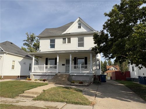 614 E Washington St, Hoopeston, IL, 60942-1660 | Card Image