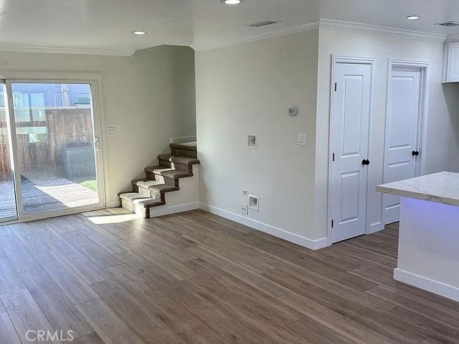 1109 E 1 St St, Condo with 3 bedrooms, 2 bathrooms and 2 parking in Tustin CA | Image 6
