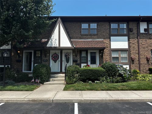 445 Mariners Way, Copiague, NY, 11726-5114 | Card Image