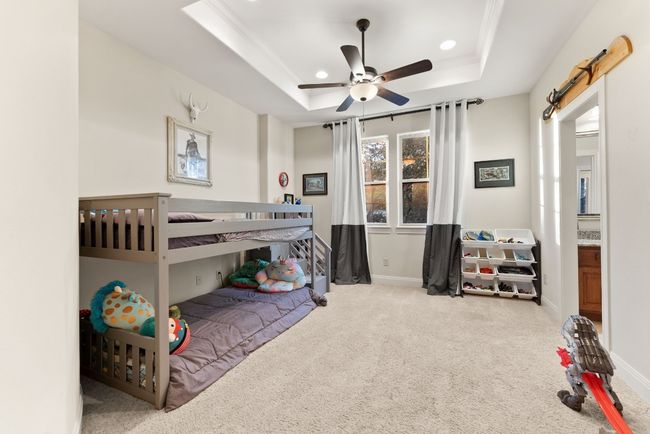 Upstairs Third bedroom | Image 27
