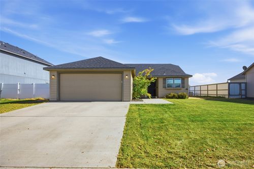 715 S Rees St, Moses Lake, WA, 98837-8893 | Card Image