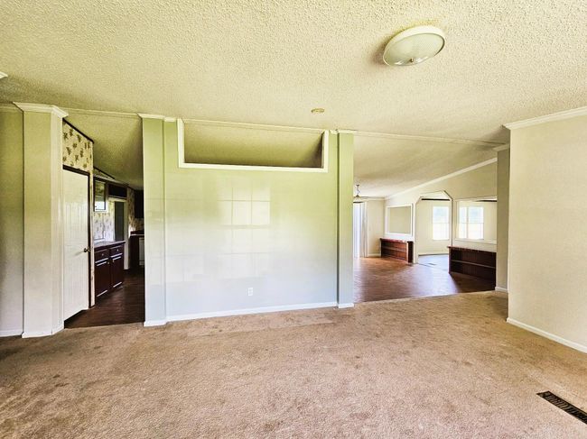 LIVING ROOM | Image 7