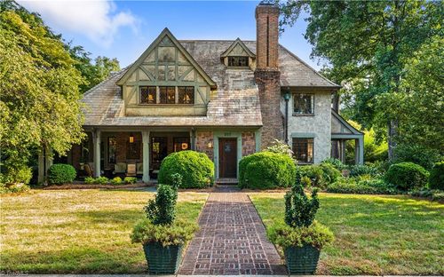 207 Hillcrest Dr, High Point, NC, 27262-3037 | Card Image