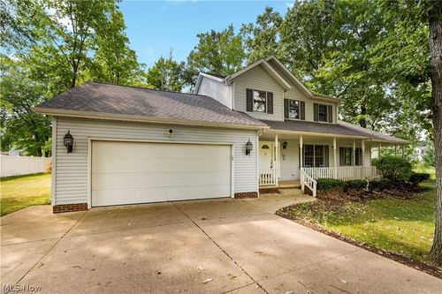 841 27th St Ne, Massillon, OH, 44646-2982 | Card Image