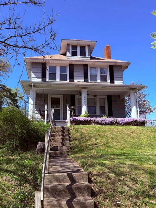 2424 Westwood Dr, Columbus, OH, 43204-3773 | Card Image