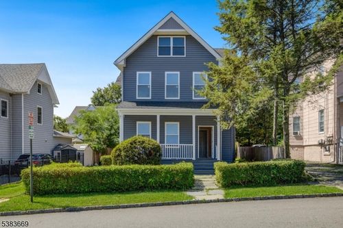 153 Walnut St, Montclair, NJ, 07042-3801 | Card Image