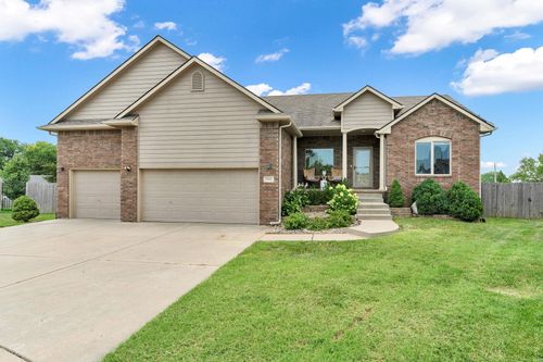2801 N Emerson Cir, Derby, KS, 67037-8798 | Card Image