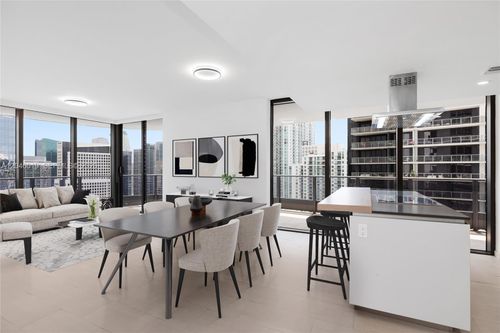 4015-1000 Brickell Plz, Miami, FL, 33131-3833 | Card Image