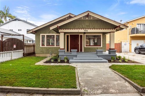750 Saint Louis Ave, Long Beach, CA, 90804-4557 | Card Image