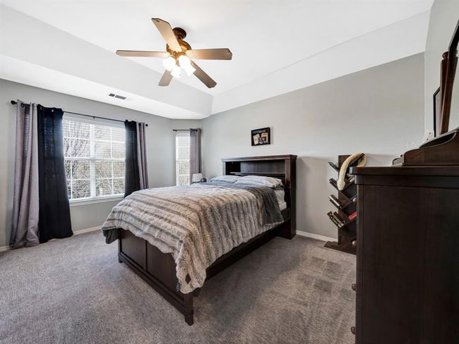 Secondary bedroom UPSTAIRS | Image 38