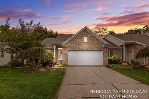 2127 Krislin Dr, Grand Rapids, MI, 49505-7155 | Card Image