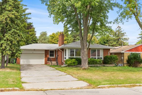 232 Newton Dr, North York, ON, M2M2P3 | Card Image