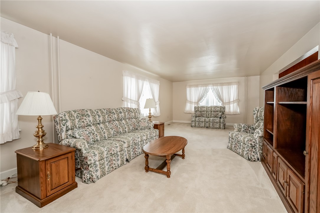 Residential in Center Twp/Homer Cty 5