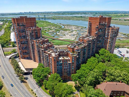1015 Harmon Cove Tower, Secaucus, NJ, 07094-1712 | Card Image
