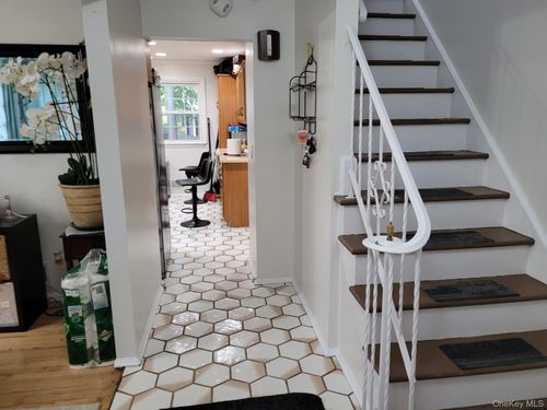 16 Ellen St, New City, NY, 10956-7127 | Card Image