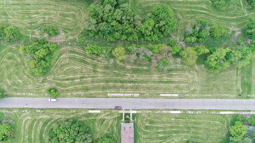 845 Continental St, Detroit, MI, 48215-3918 | Card Image