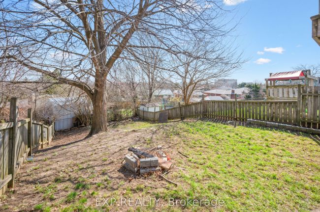 116 Dinison Cres, House attached with 3 bedrooms, 2 bathrooms and 3 parking in Kitchener ON | Image 24
