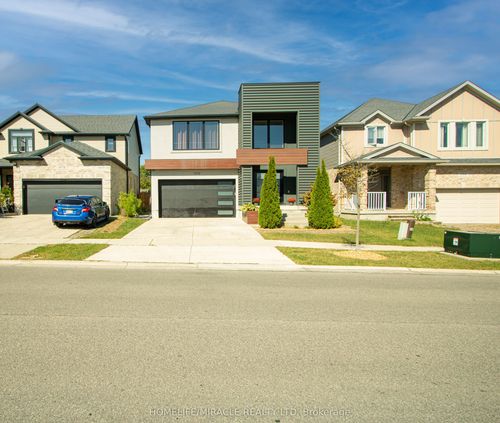 1072 Oakcrossing Rd, London, ON, N6H0A8 | Card Image