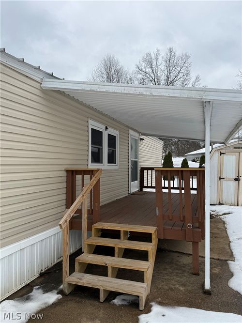 13675 Cleveland Ave Nw, Uniontown, OH, 44685-8411 | Card Image