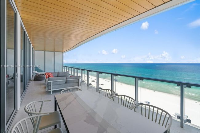 APT-1602 - 5775 Collins Ave, Condo with 2 bedrooms, 3 bathrooms and null parking in Miami Beach FL | Image 31