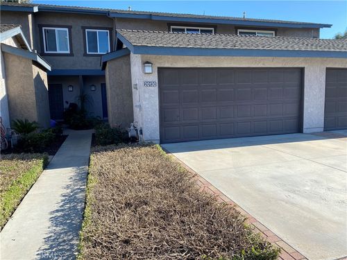 20130 Village Green Dr, Lakewood, CA, 90715-1001 | Card Image