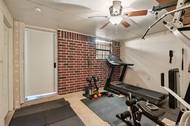 19229 Blume Dr, House other with 3 bedrooms, 2 bathrooms and null parking in Lytle TX | Image 13