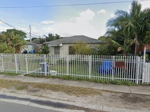 2735-2735 Nw 28th St, Miami, FL, 33142-6425 | Card Image
