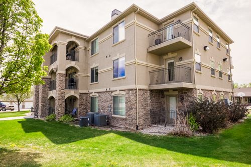 f201-840 S 130 E, Vernal, UT, 84078-4498 | Card Image