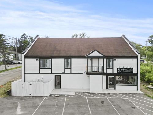 4588 Kenny Rd, Columbus, OH, 43220-2777 | Card Image