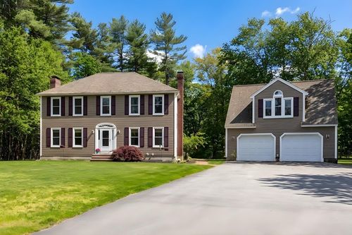 9 Cottle Ln, East Freetown, MA, 02717-1432 | Card Image