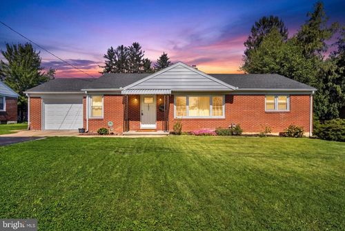 1821 Bannister St, YORK, PA, 17404-4916 | Card Image