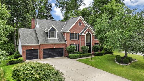 1229 Whispering Meadow Ct, New Albany, OH, 43054-9557 | Card Image