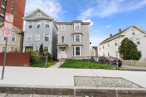 837 Broadway, Chelsea, MA, 02150-4140 | Card Image