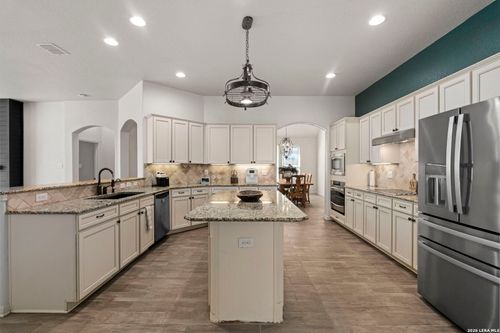 221 Ludwig Dr, Boerne, TX, 78006-3263 | Card Image